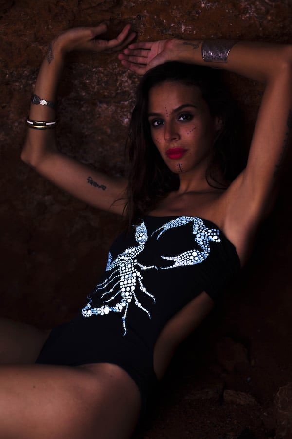 Maillot de bain une pièce bustier Aloha Black Scorpio – Image 3