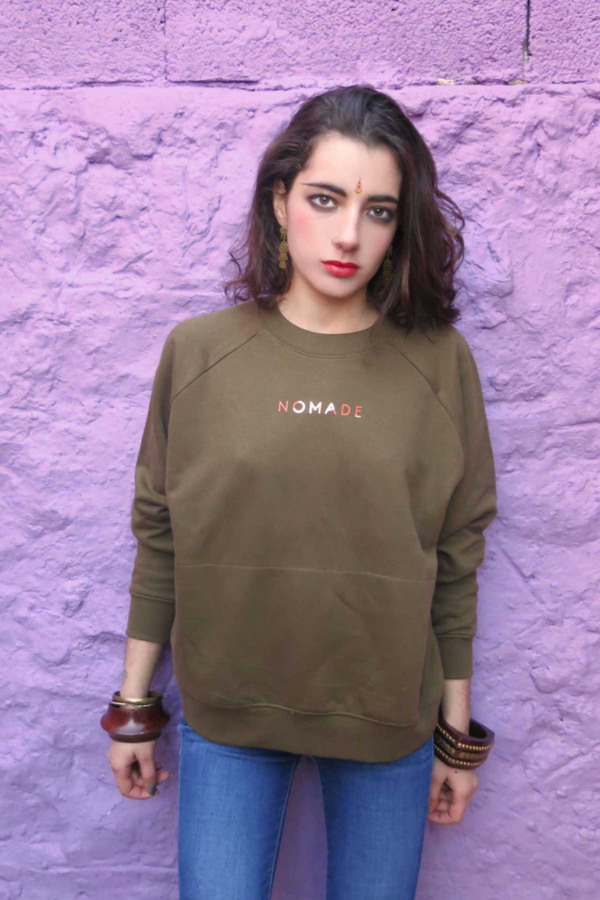 Sweat-shirt en coton bio Kaki nomade imprimé or au dos – Image 2