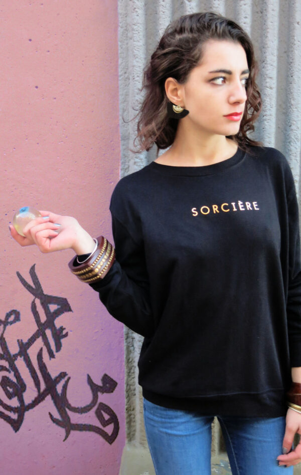 Sweat-shirt en coton bio Black Sorcière impression or – Image 2