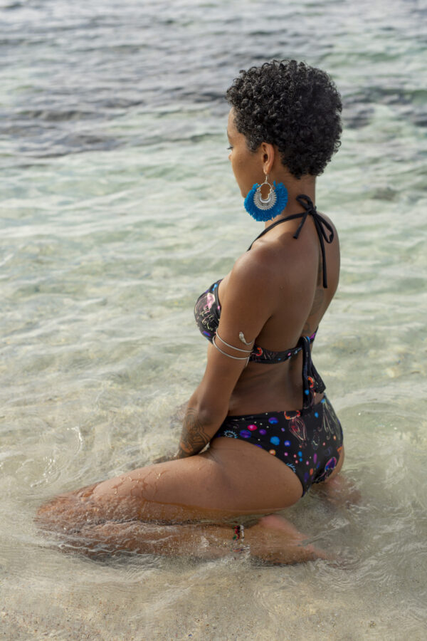 Bas de maillot tanga réversible imprimé/uni Karen Medusa – Image 2